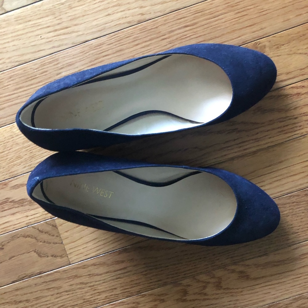 Wedge dress shoes